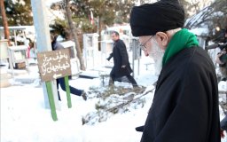 رهبر انقلاب اسلامی در مرقد امام راحل و گلزار شهدا حضور یافتند